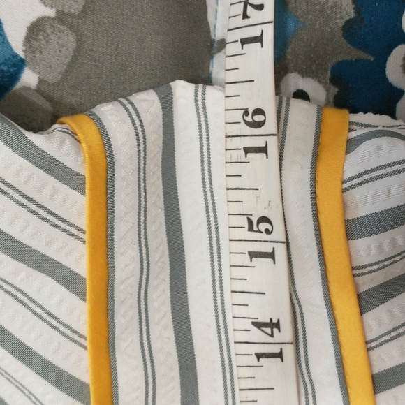 New London style ladies dress size 12 gray white with yellow trim - Picture 9 of 9